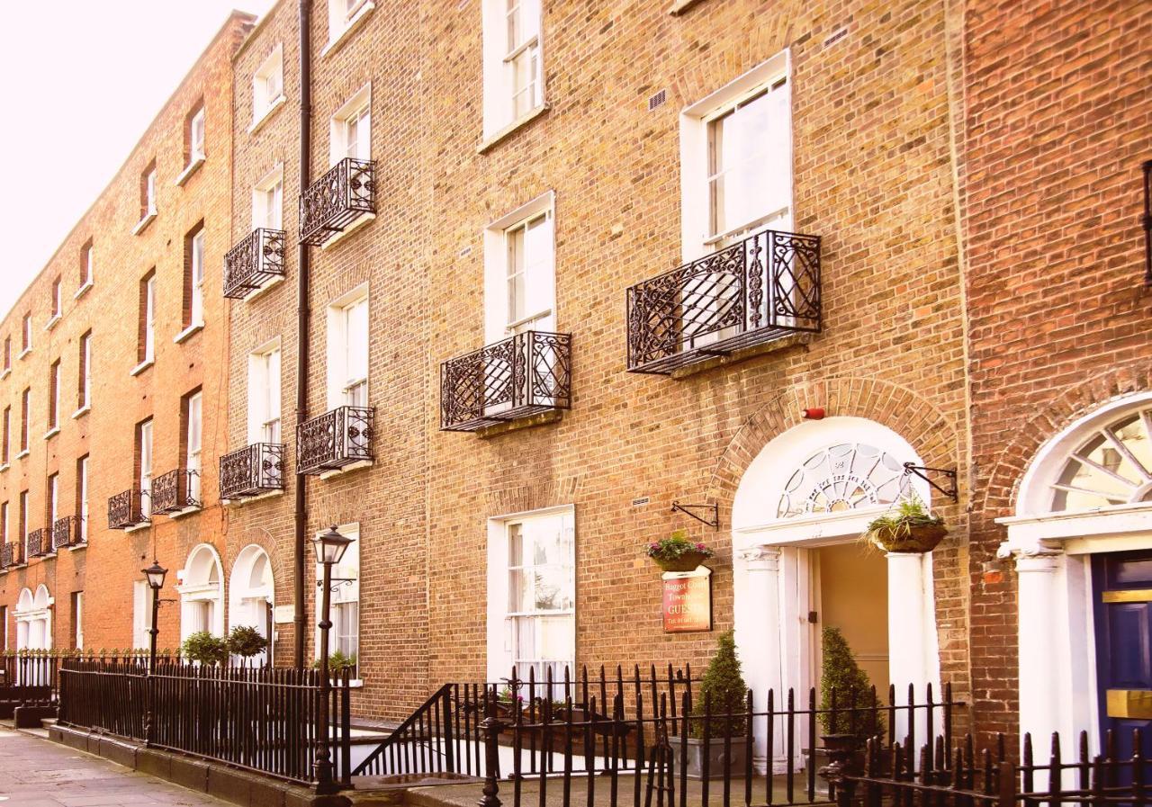 Baggot Court Townhouse Hotel Дъблин Екстериор снимка