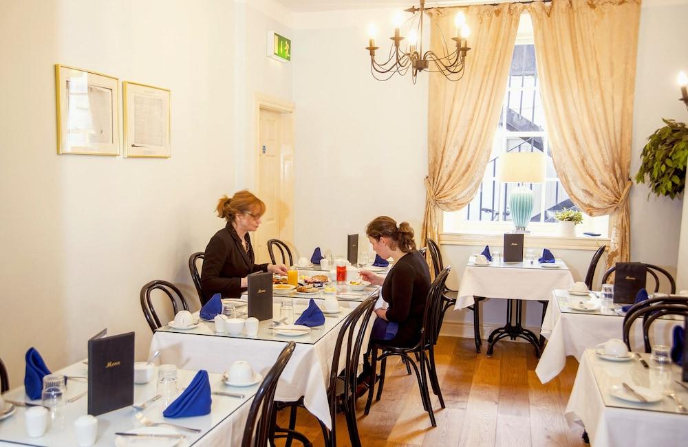 Baggot Court Townhouse Hotel Дъблин Екстериор снимка