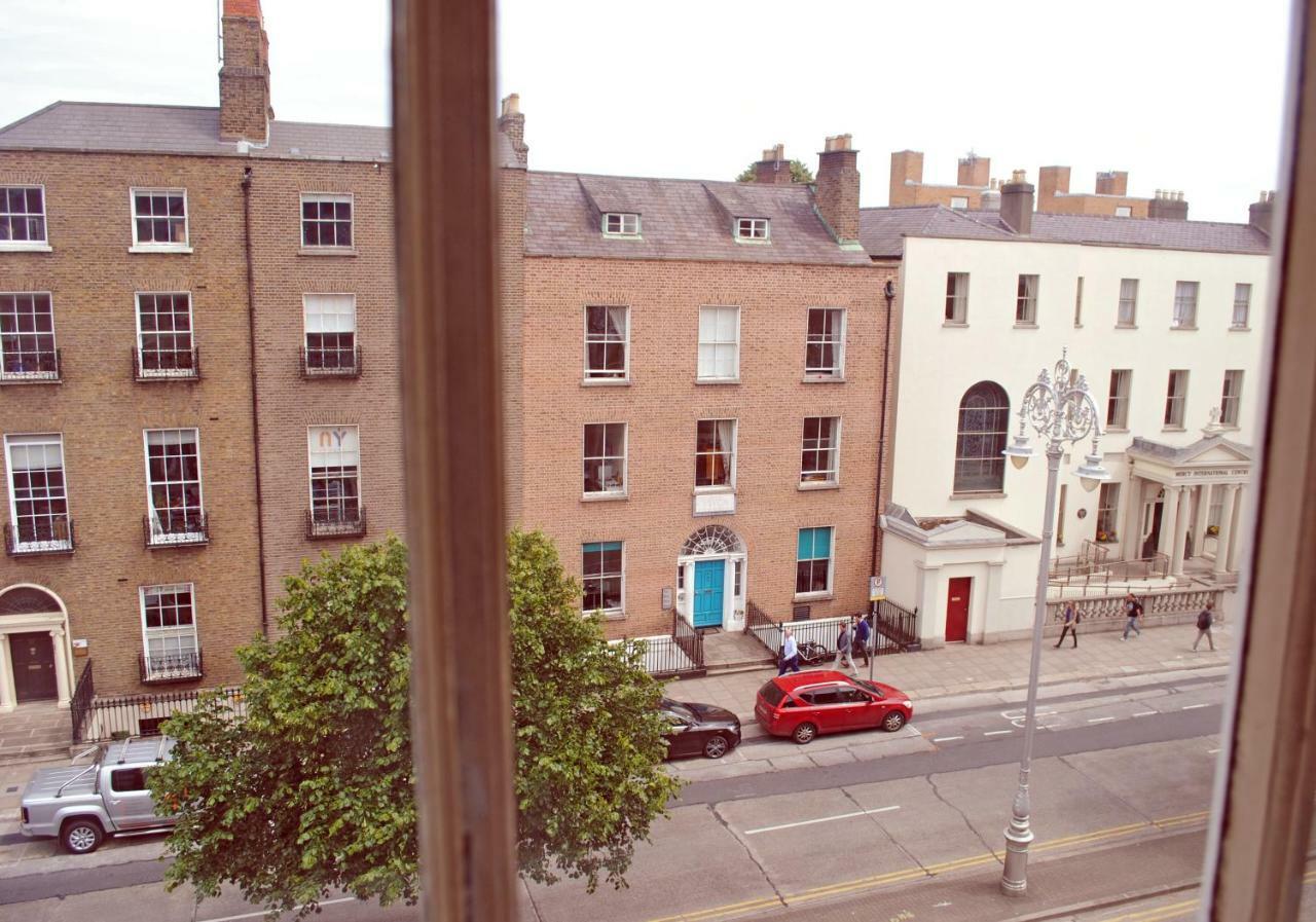 Baggot Court Townhouse Hotel Дъблин Екстериор снимка